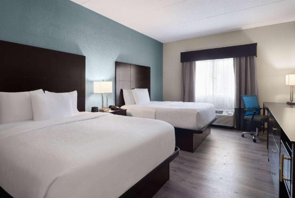 La Quinta Inn & Suites by Wyndham Knoxville Airport image 24