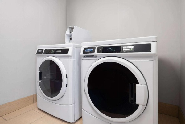 La Quinta Inn & Suites by Wyndham Knoxville Airport image 28